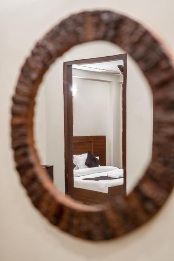 The Lodgers 2 Bhk Serviced Apartment Infront Of Artemis Hospital Gurgaon Exterior foto