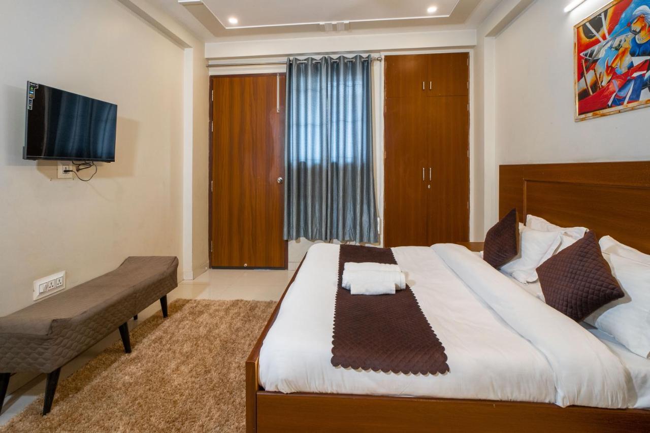 The Lodgers 2 Bhk Serviced Apartment Infront Of Artemis Hospital Gurgaon Exterior foto